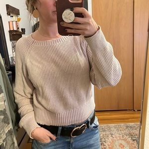 Cute spring sweater! Mid weight knit, slightly cropped length.